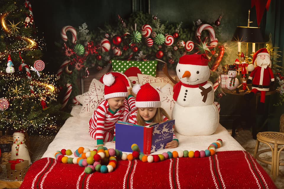 Kate クリスマス あめ ベッドヘッド 背景 Designed by Mandy Ringe Photography