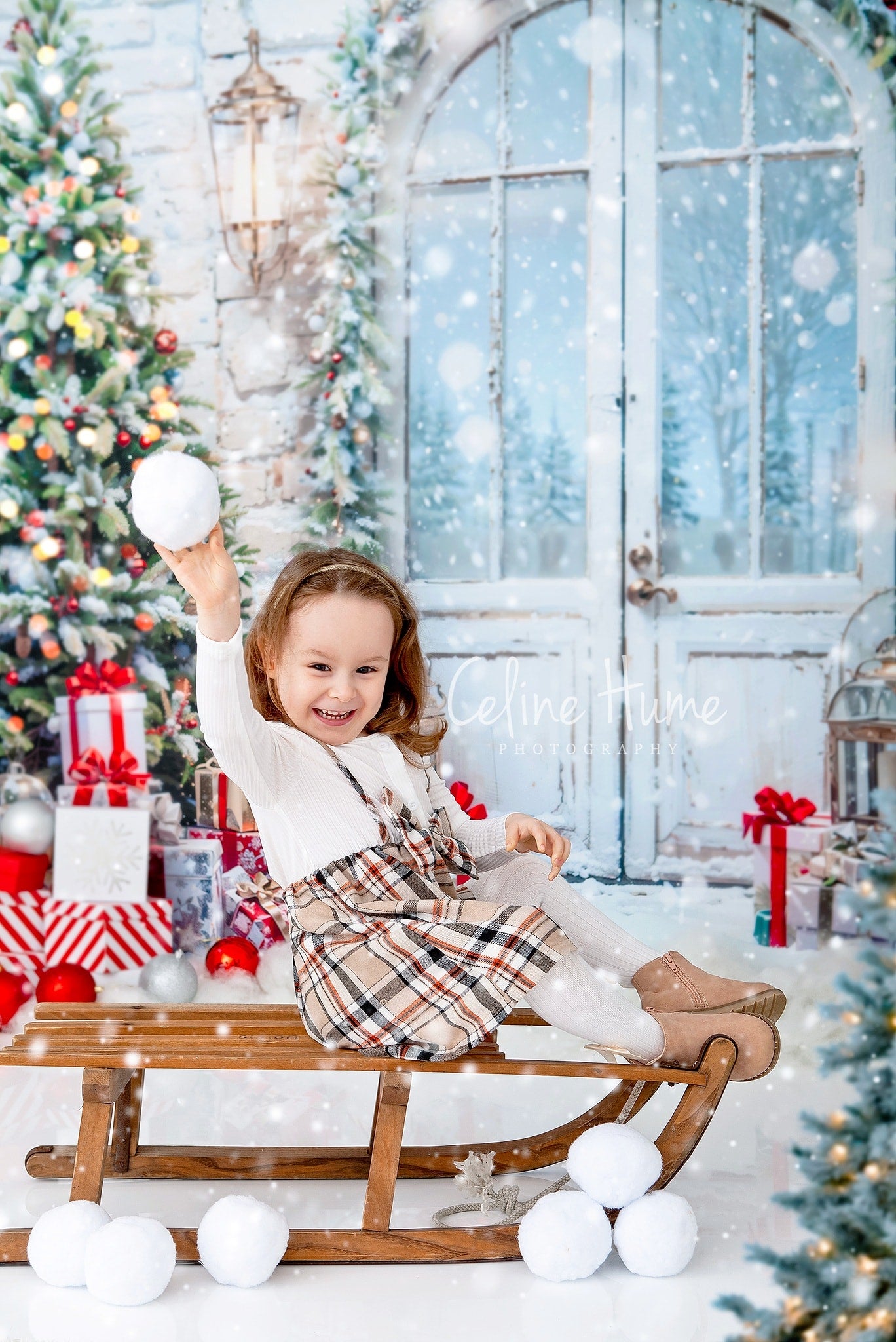 Kate クリスマス 木 雪 ドア 冬 背景 写真撮影 Designed by Emetselch