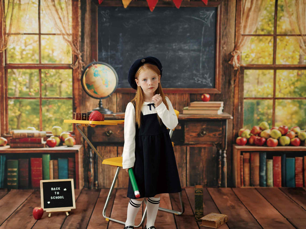 Kate 学校卒業教室 黒板 窓 本棚 プリント背景 Emetselchデザイン