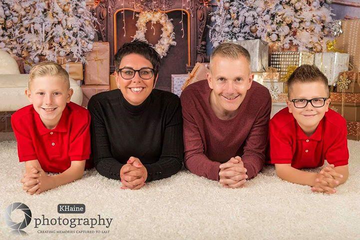 Kate 写真のゴールデンクリスマスツリーギフト背景