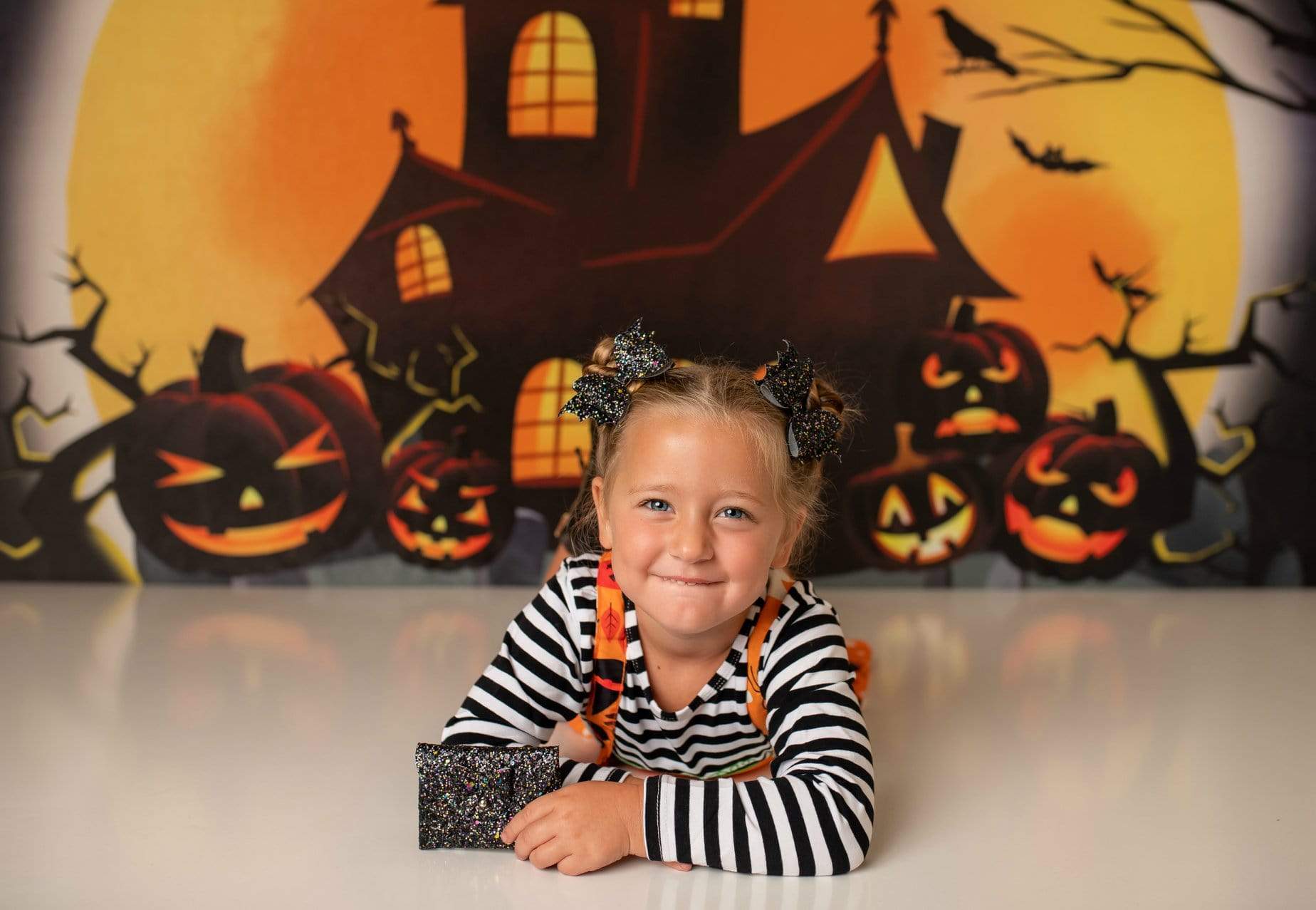 Kate ハロウィーンの背景カボチャの魔女の家