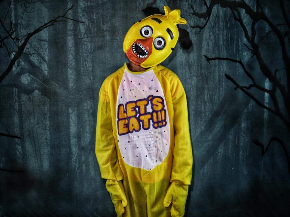 Kate ハロウィーンの不気味な夜の森の背景 によって設計されたArica Kirby