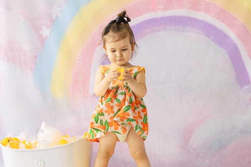 Kate スプライシング ケーキスマッシュレインボーウッドの床の背景