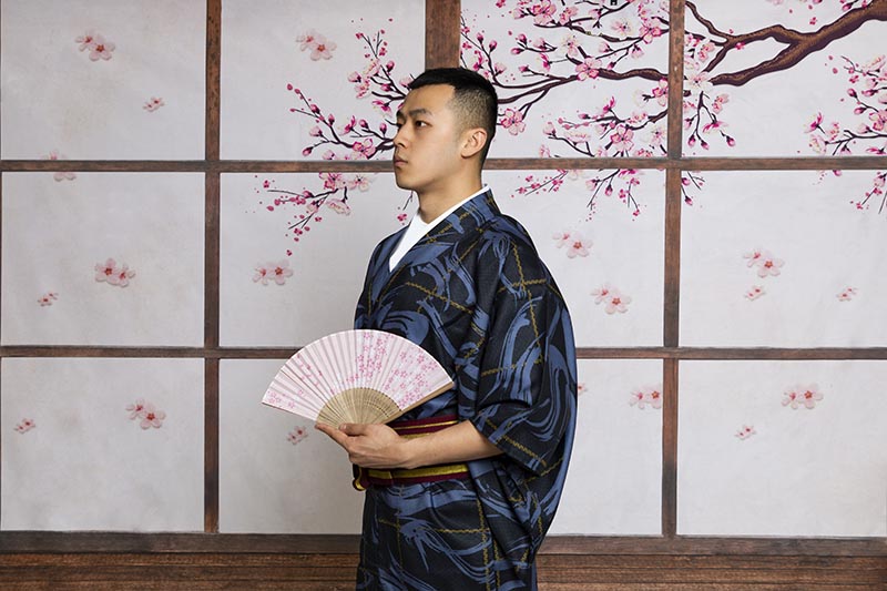 Kate成人式七五三男子の日ひなまつりひなまつり茶色の木製ドア写真家のための背景布