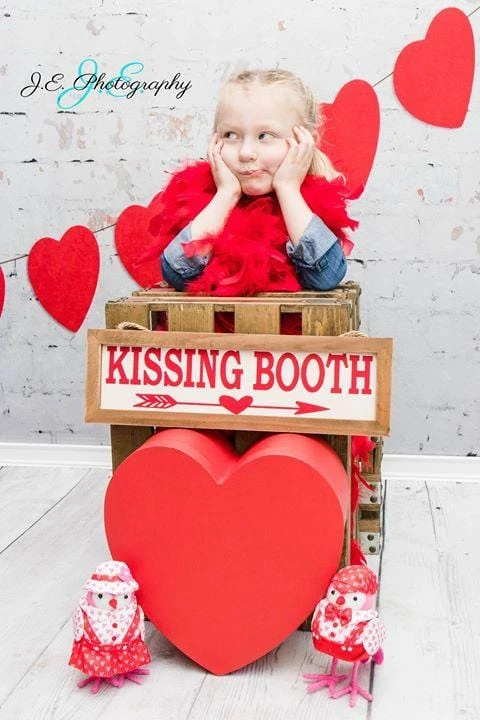 Kate レトロなレンガのバレンタインの背景 のデザインです JS Photography