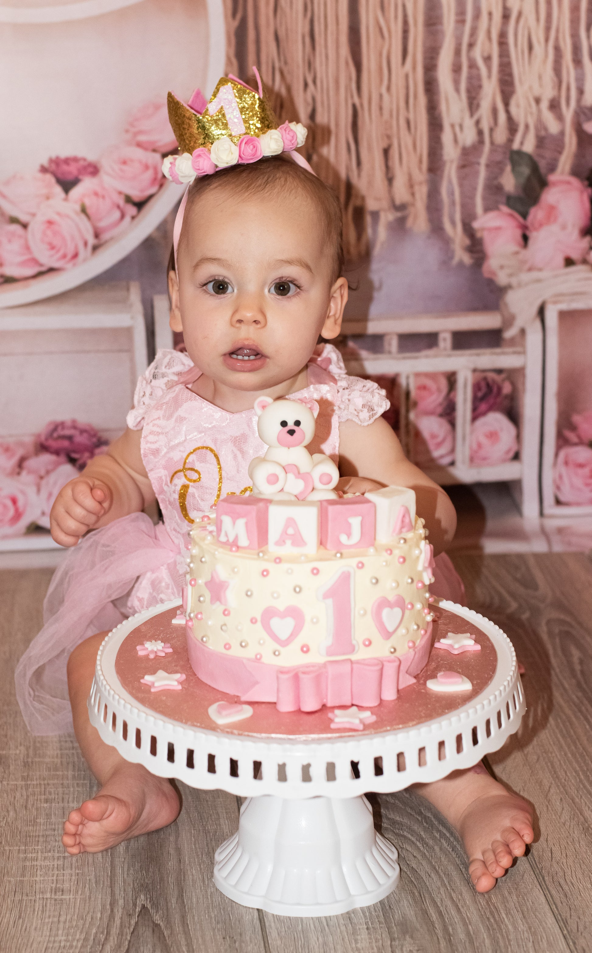 写真撮影のためのkateつのケーキスマッシュ背景の花