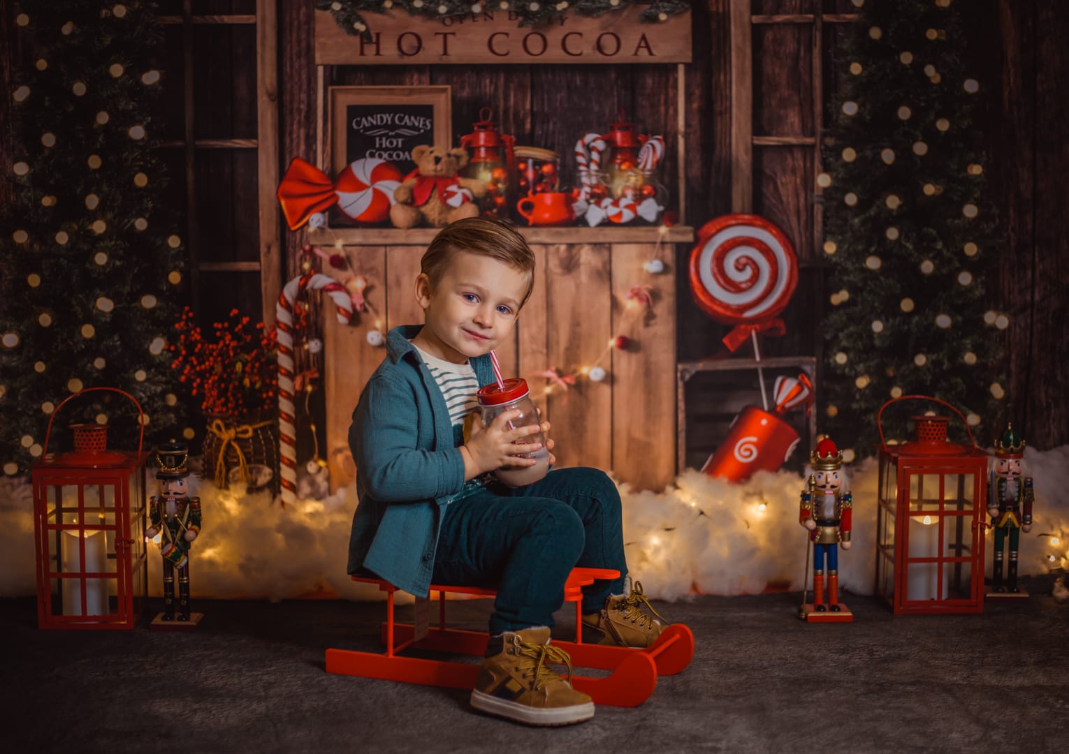 Kateクリスマス ツリーの背景冬のホット ココアEmetselchデザイン