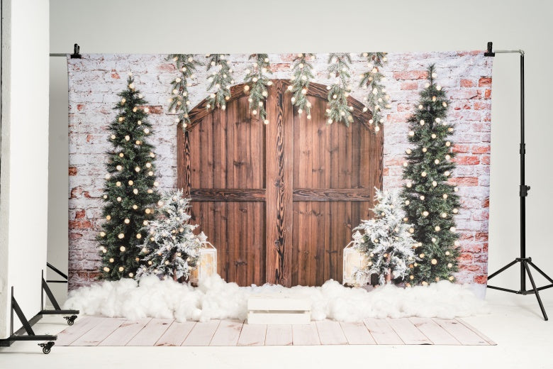 Kateクリスマスの背景納屋のドアれんが壁雪Emetselchデザイン