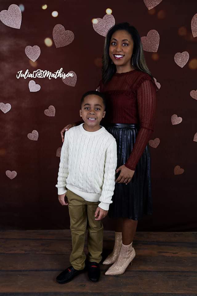 Kateゴールドバレンタイン背景キラキラハートMandy Ringe 設計