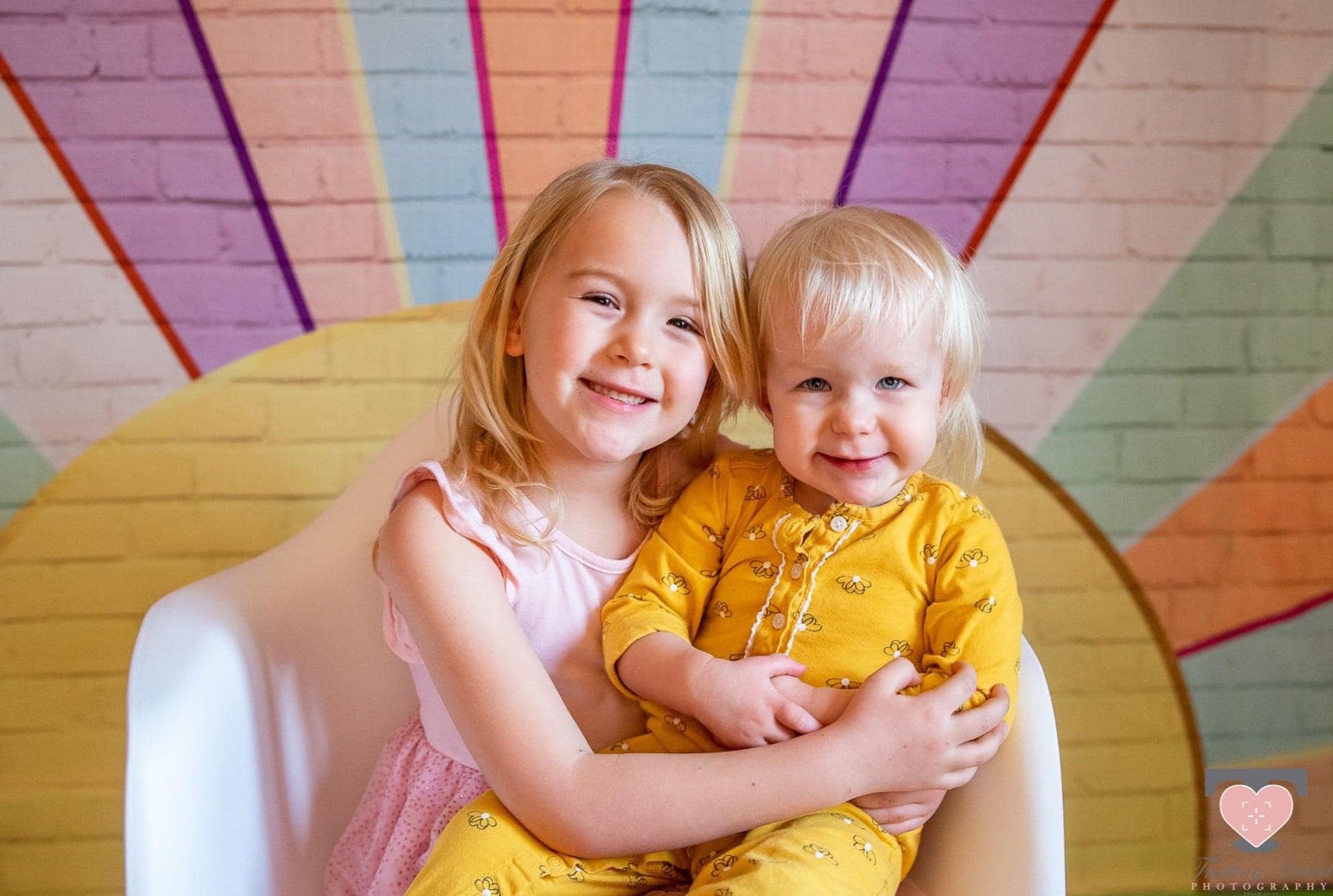 Kateレインボーサンシャインの壁の背景Mandy Ringe設計