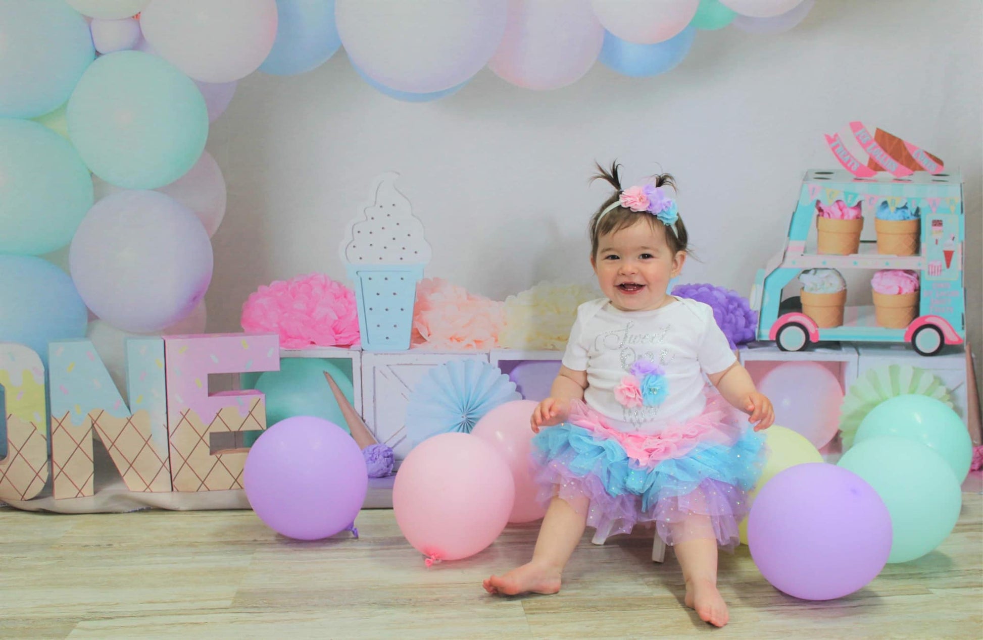 Katパステルアイスクリームの背景Caitlin Lynchデザイン