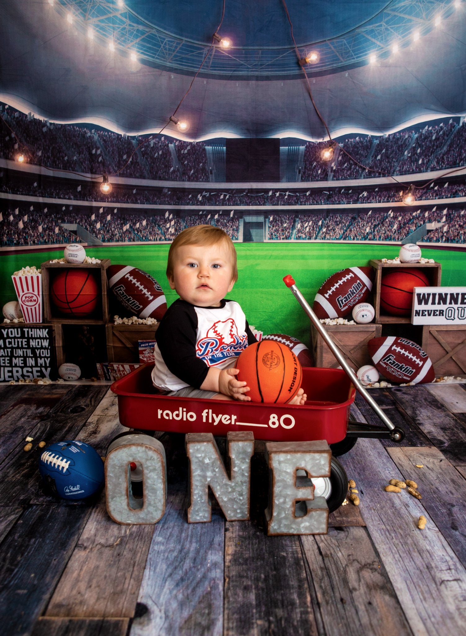 Kateルーキーイヤー背景スタジアムポップコーンMegan Leigh設計