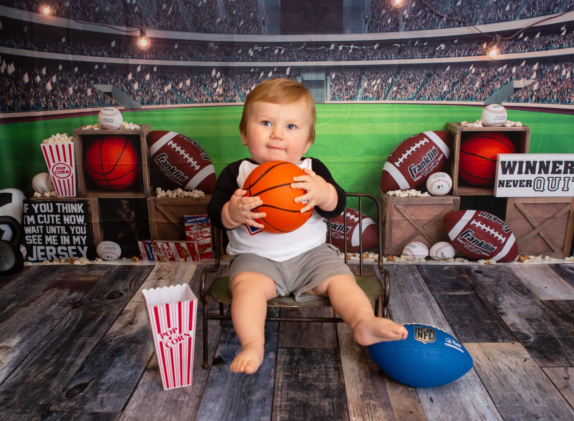 Kateルーキーイヤー背景スタジアムポップコーンMegan Leigh設計