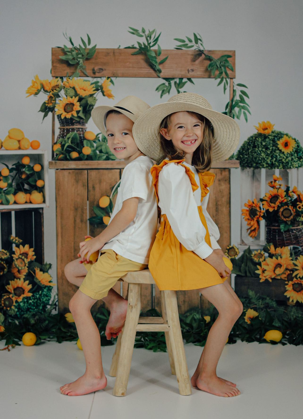 Kate夏のひまわりレモンの背景Uta Mueller設計