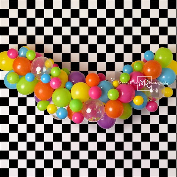 KateY90s ネオンとチェッカー背景Mandy Ringe設計