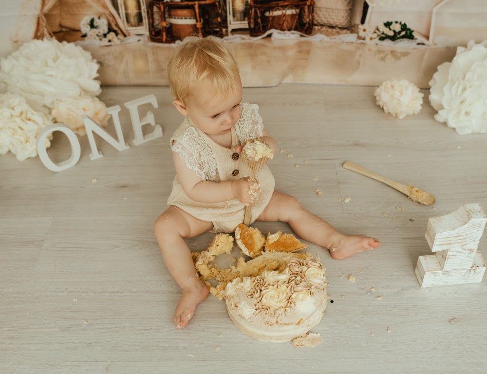 kate自由奔放に生きる納屋のドアデイジーの花の背景