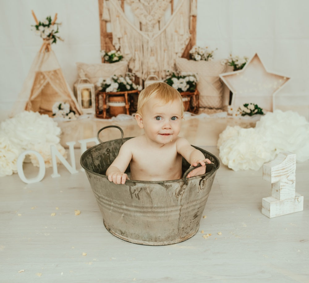 kate自由奔放に生きる納屋のドアデイジーの花の背景