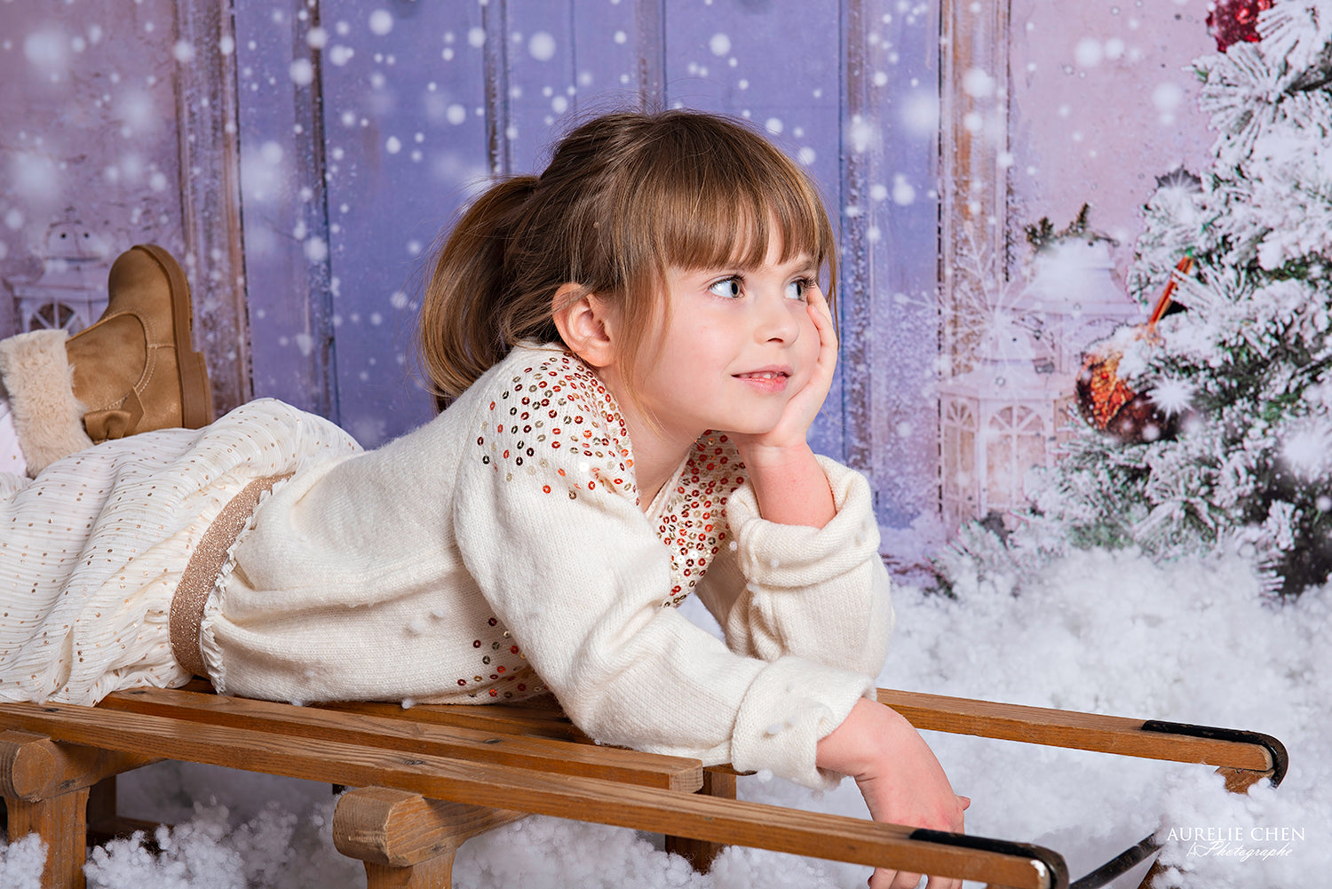 Kate 雪のクリスマスツリーの背景正面玄関