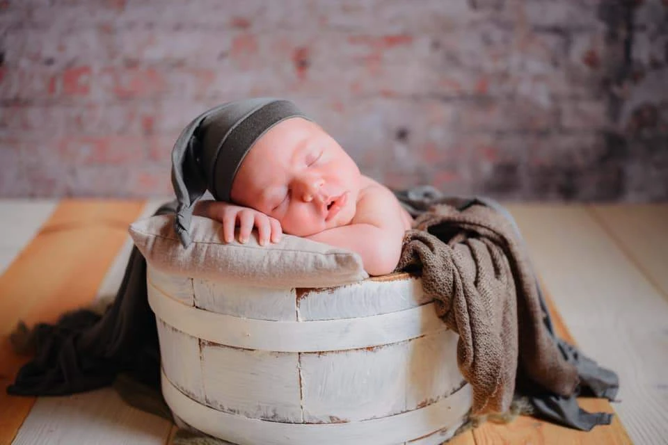 Kate 写真のためのレトロなレンガ階段の背景