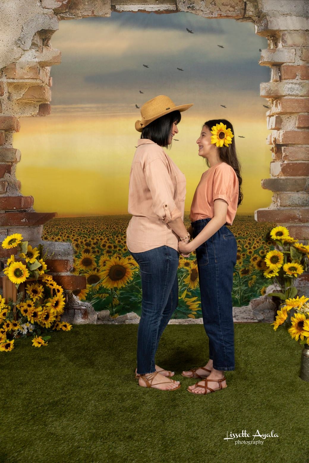 Kate壊れた壁とひまわり畑の背景Chainデザイン