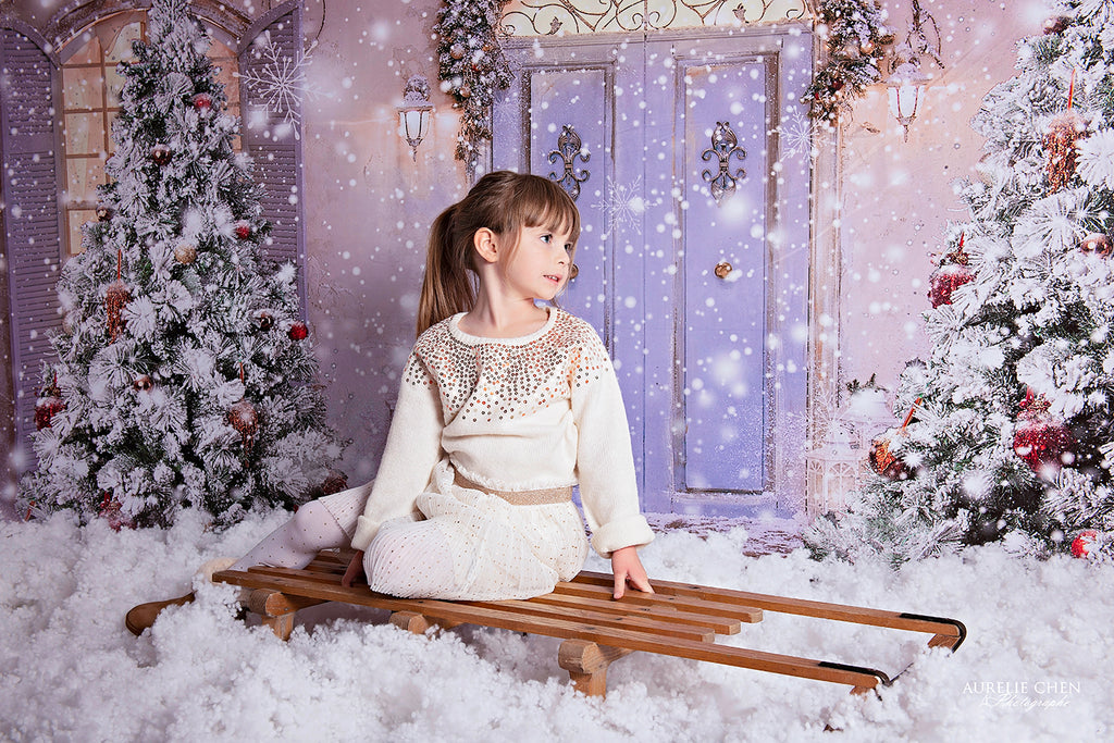 Kate 雪のクリスマスツリーの背景正面玄関