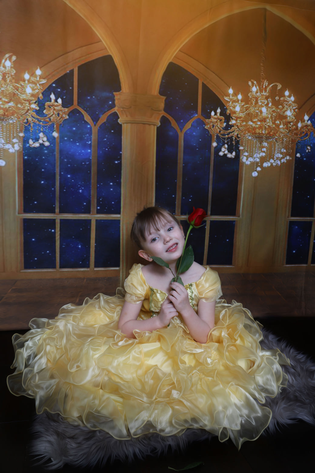 Kate窓のシャンデリアの背景JS Photography