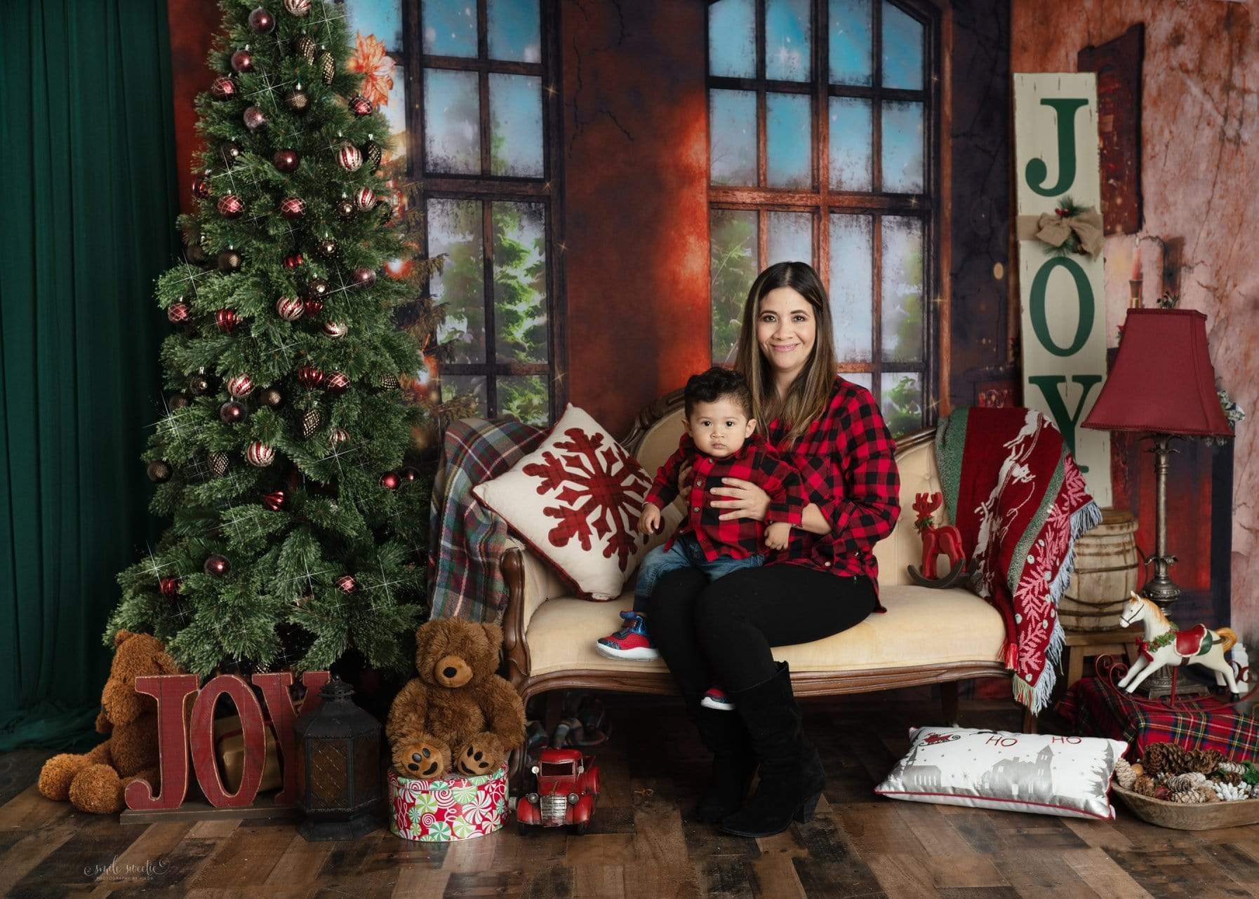 Kate レトロなリビングルームのクリスマスツリーの背景色