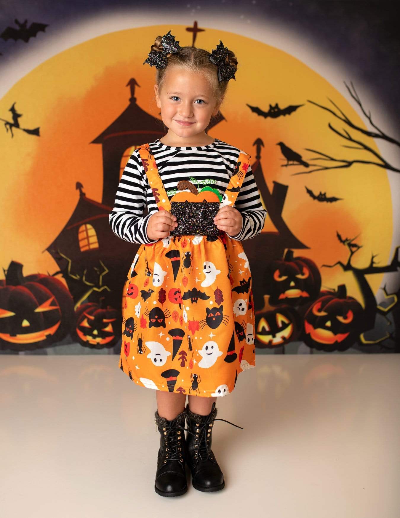 Kate ハロウィーンの背景カボチャの魔女の家