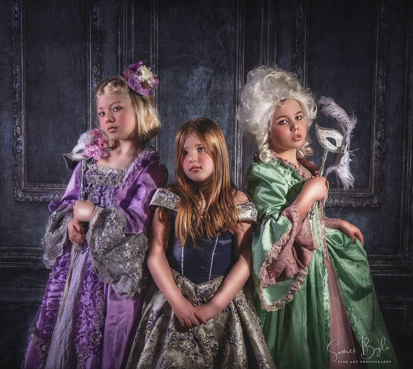 Kateダークブルーのヴィンテージレトロな壁のブドワール/結婚式の背景Chainデザイン