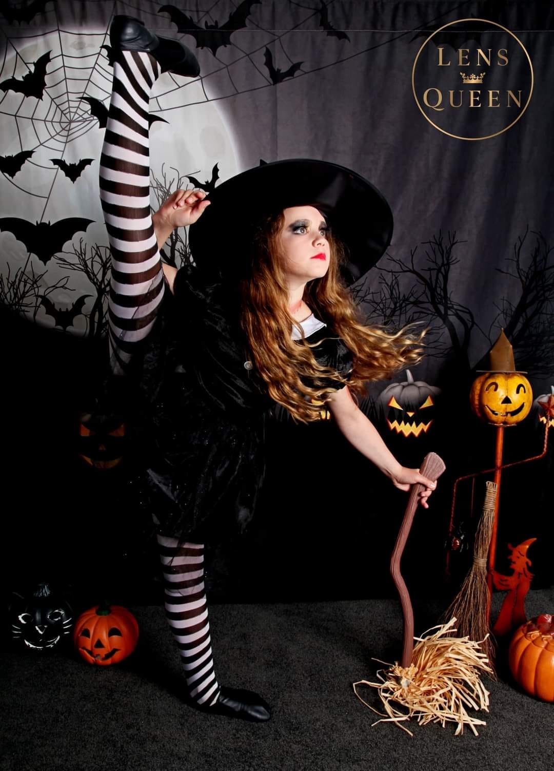 Kate 写真用のコウモリとカボチャの背景を持つハロウィーンの月の暗い森