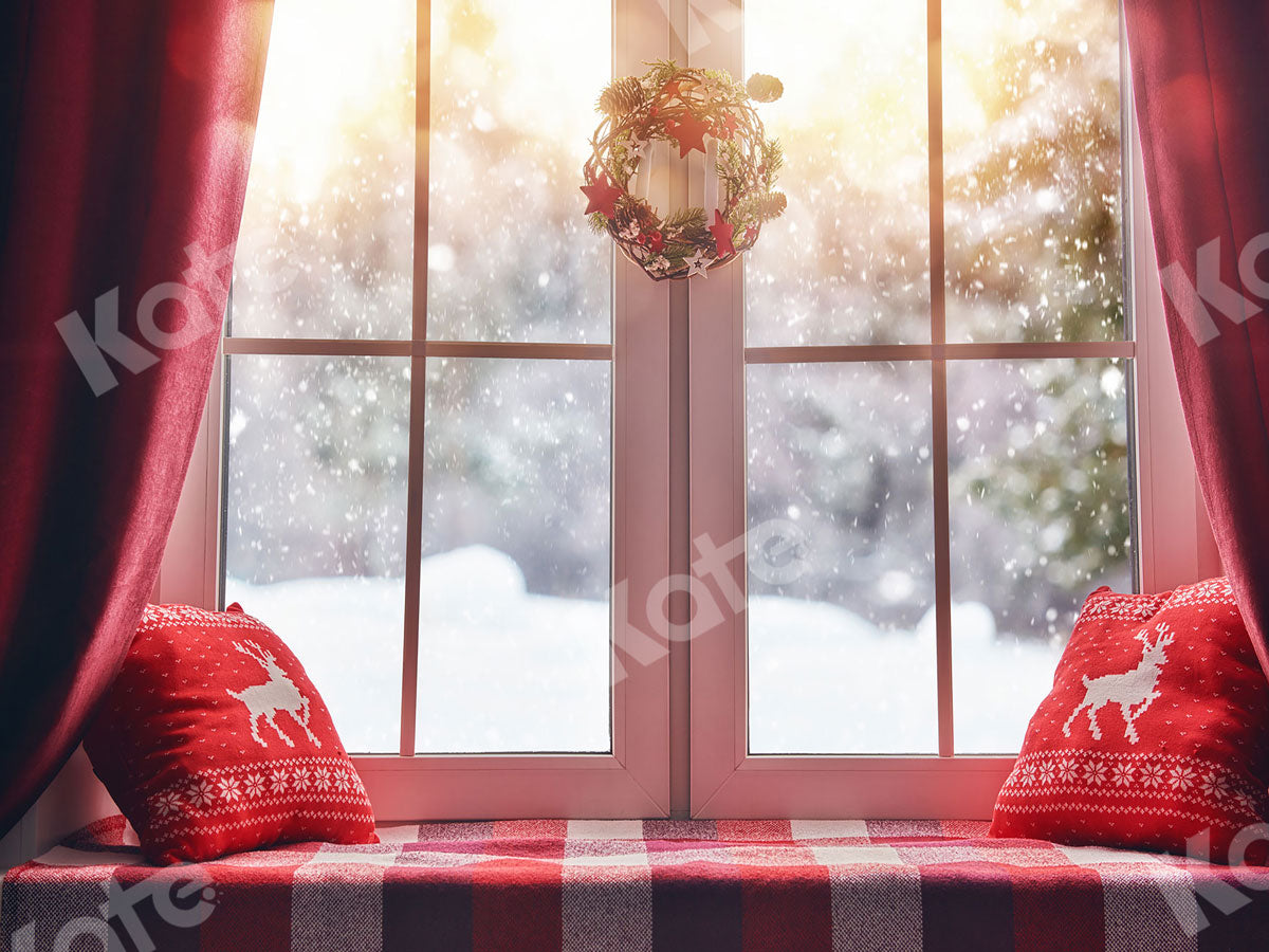 Kate クリスマスウィンドウの赤いカーテンの背景