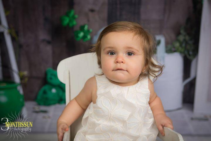 Kate写真撮影のためのバナー聖パトリックの日の背景と木製の壁Erin Larkinsデザイン