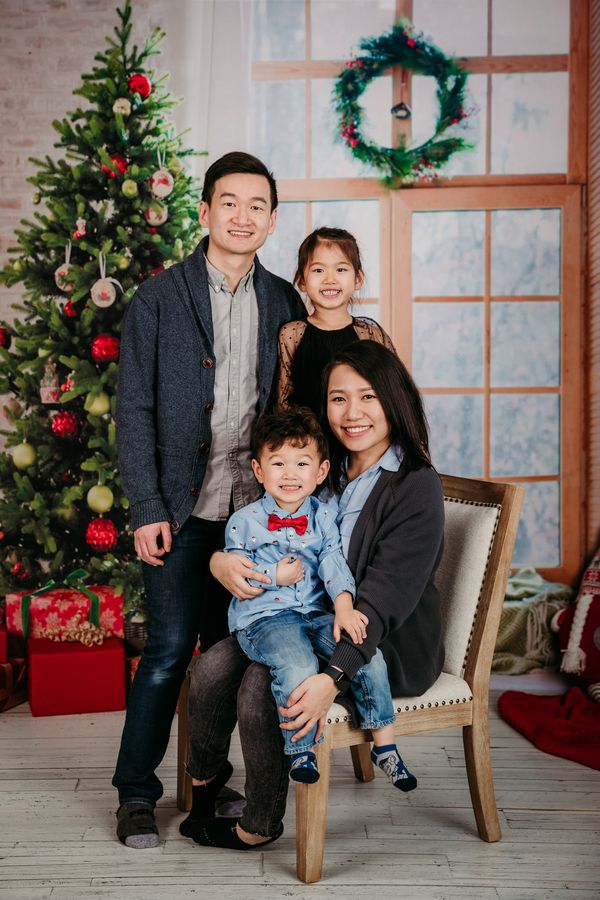 Kate クリスマスツリーウィンドウの写真撮影の背景