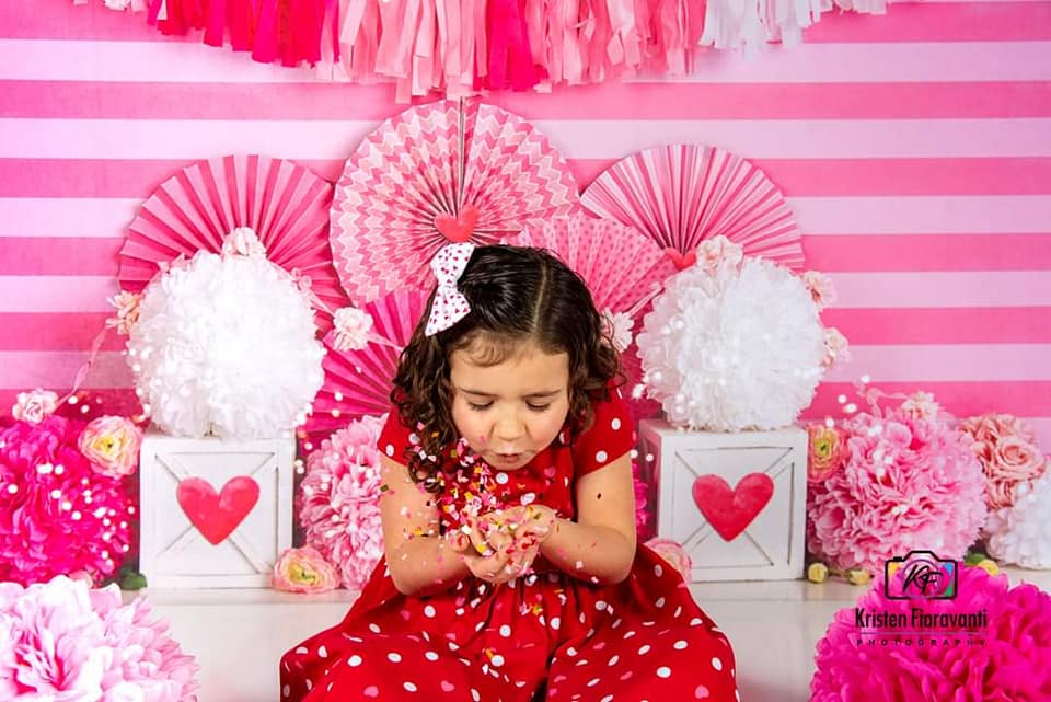 Kate 心とストライプの背景とピンクのバレンタインデー