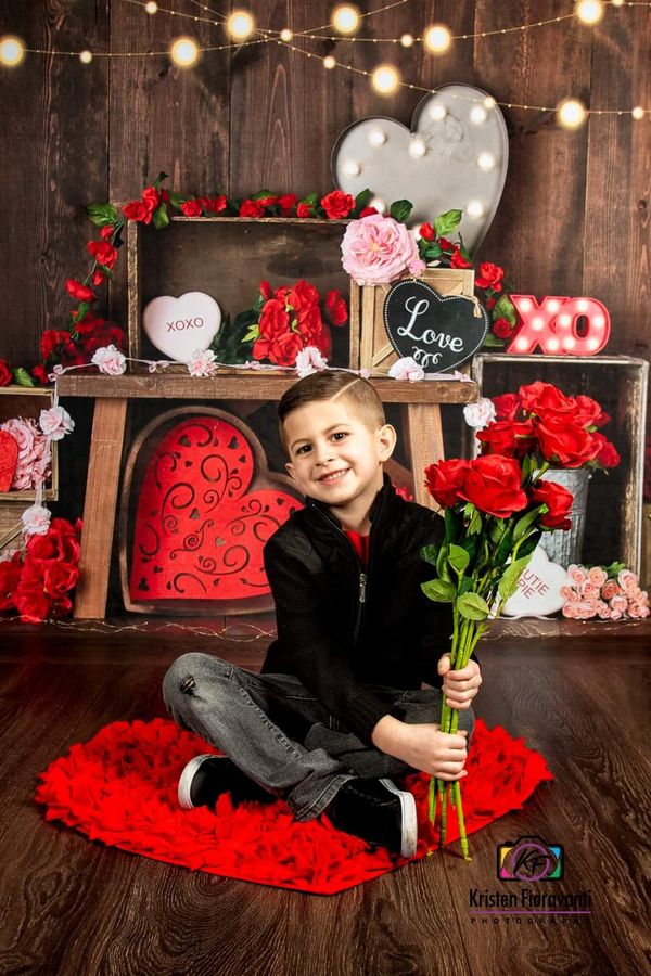 Kate バレンタインの木箱の赤いバラの背景