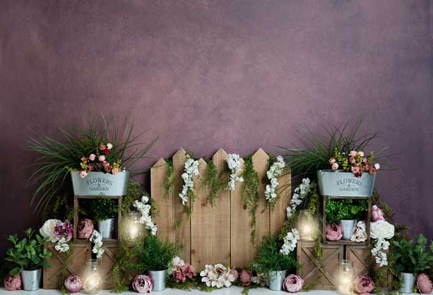 Kate 春の庭の花木製柵の背景