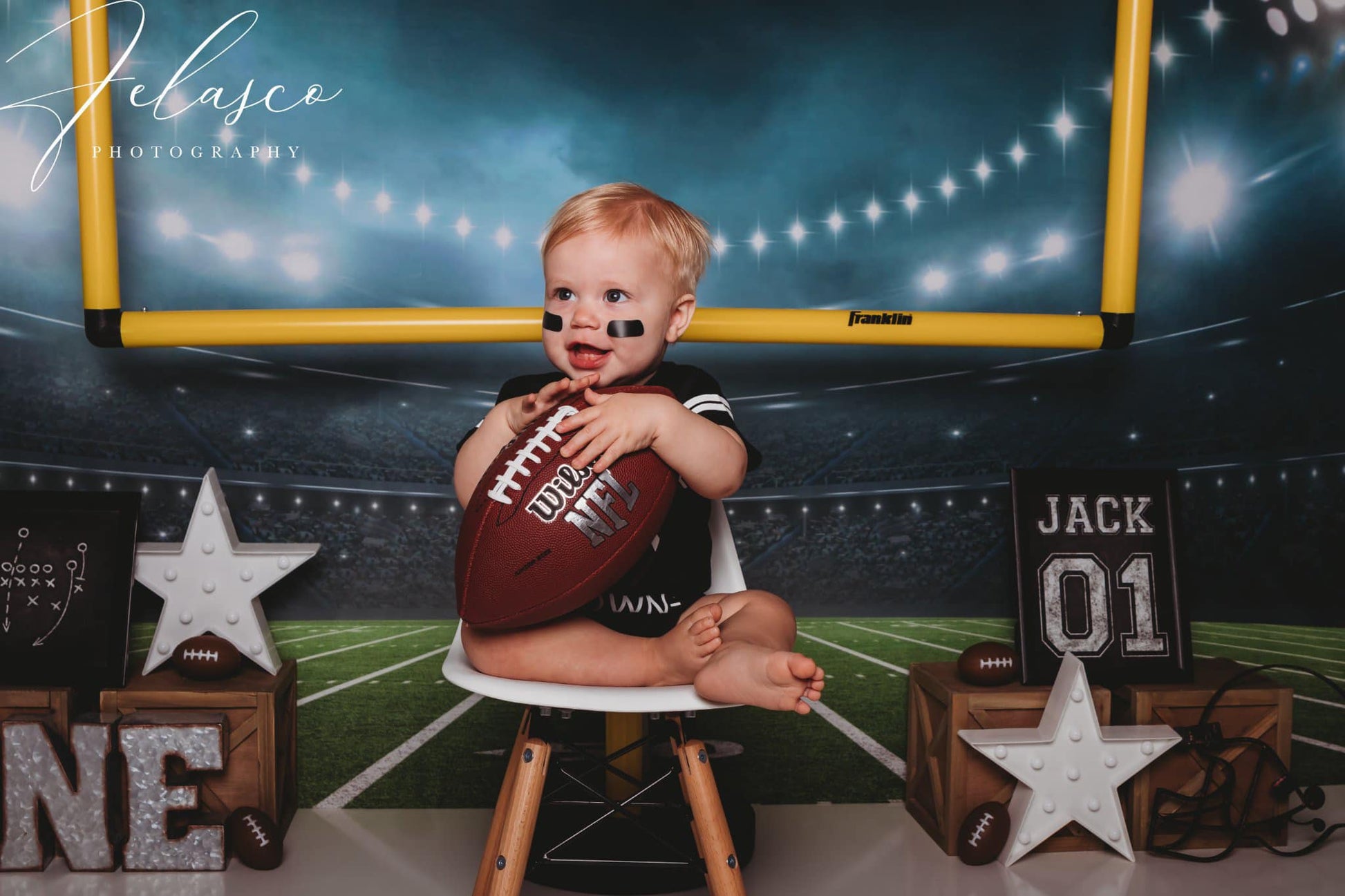 写真撮影のためのkateサッカー場の常夜灯スポーツの背景