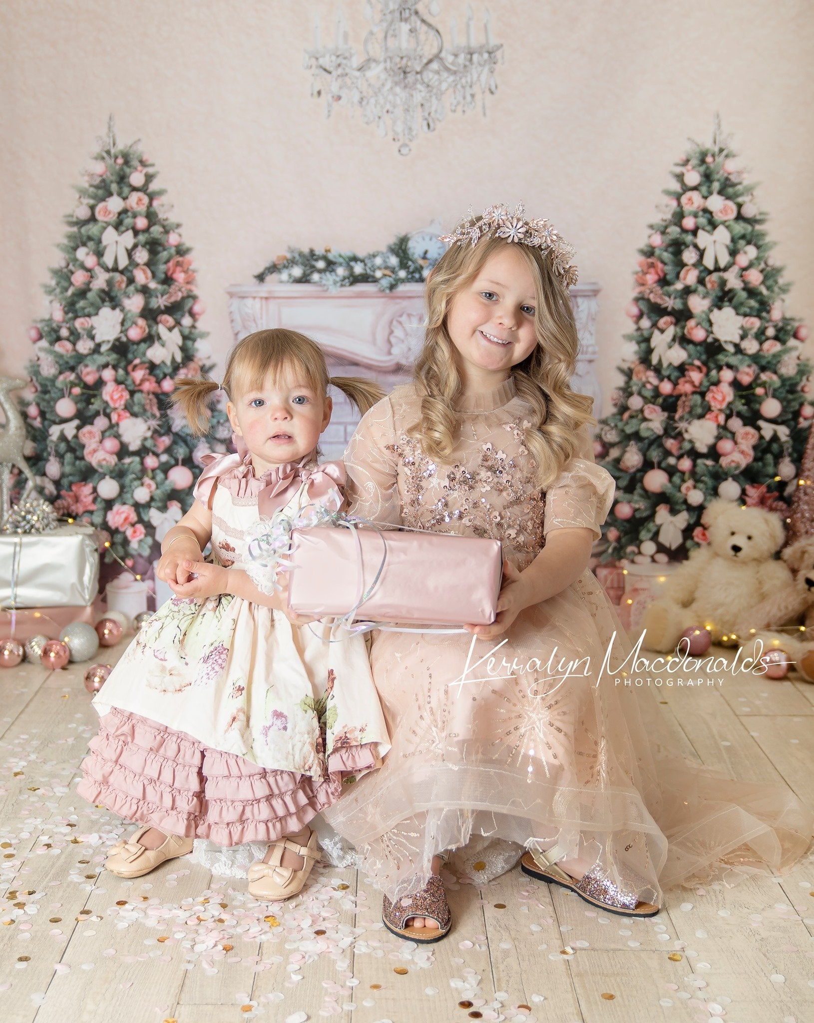 写真撮影のためのkateつのクリスマスツリーの背景暖炉ピンクの壁