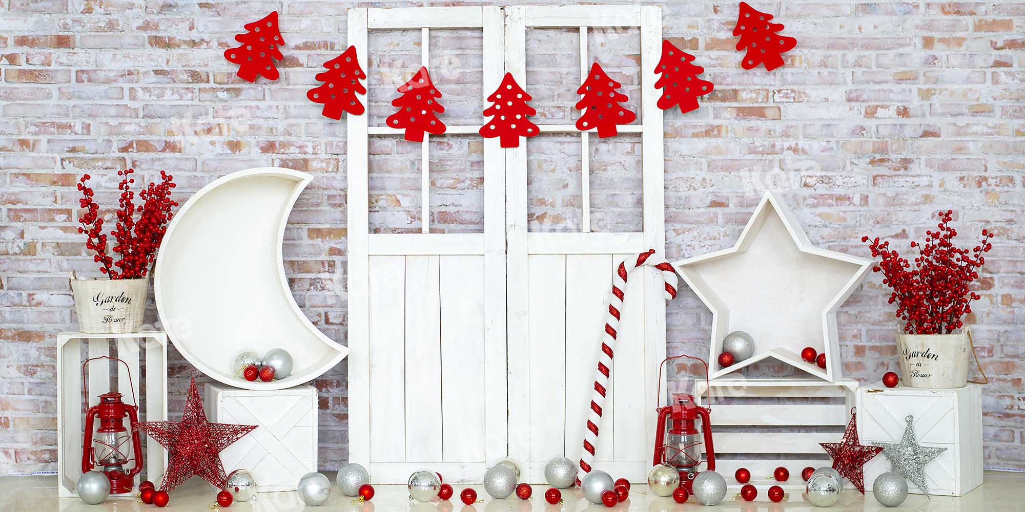 kateクリスマス赤い木の納屋のドア白いレンガの壁の背景