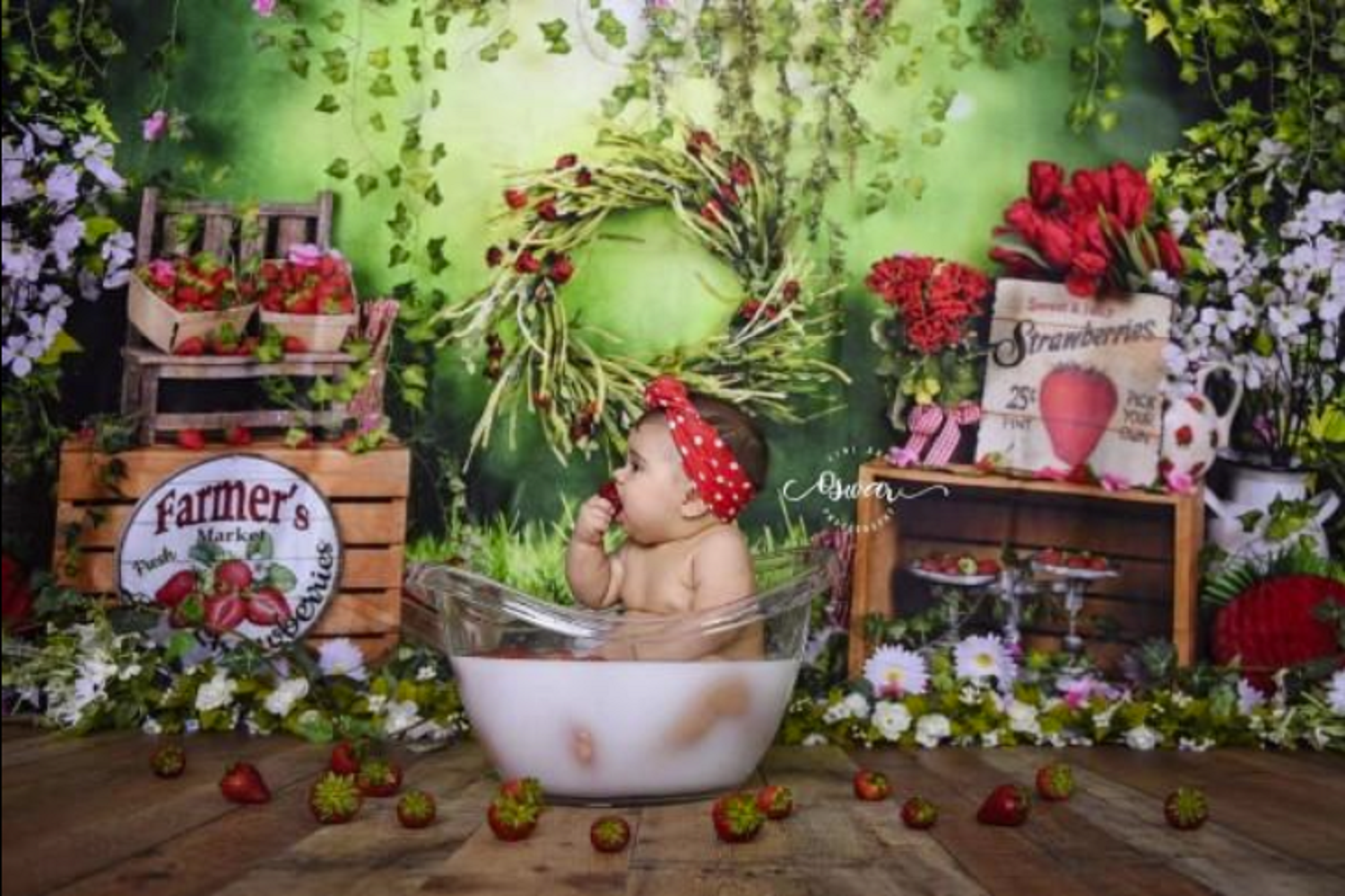 Kate 白い花の誕生日夏のイチゴと緑の葉背景布