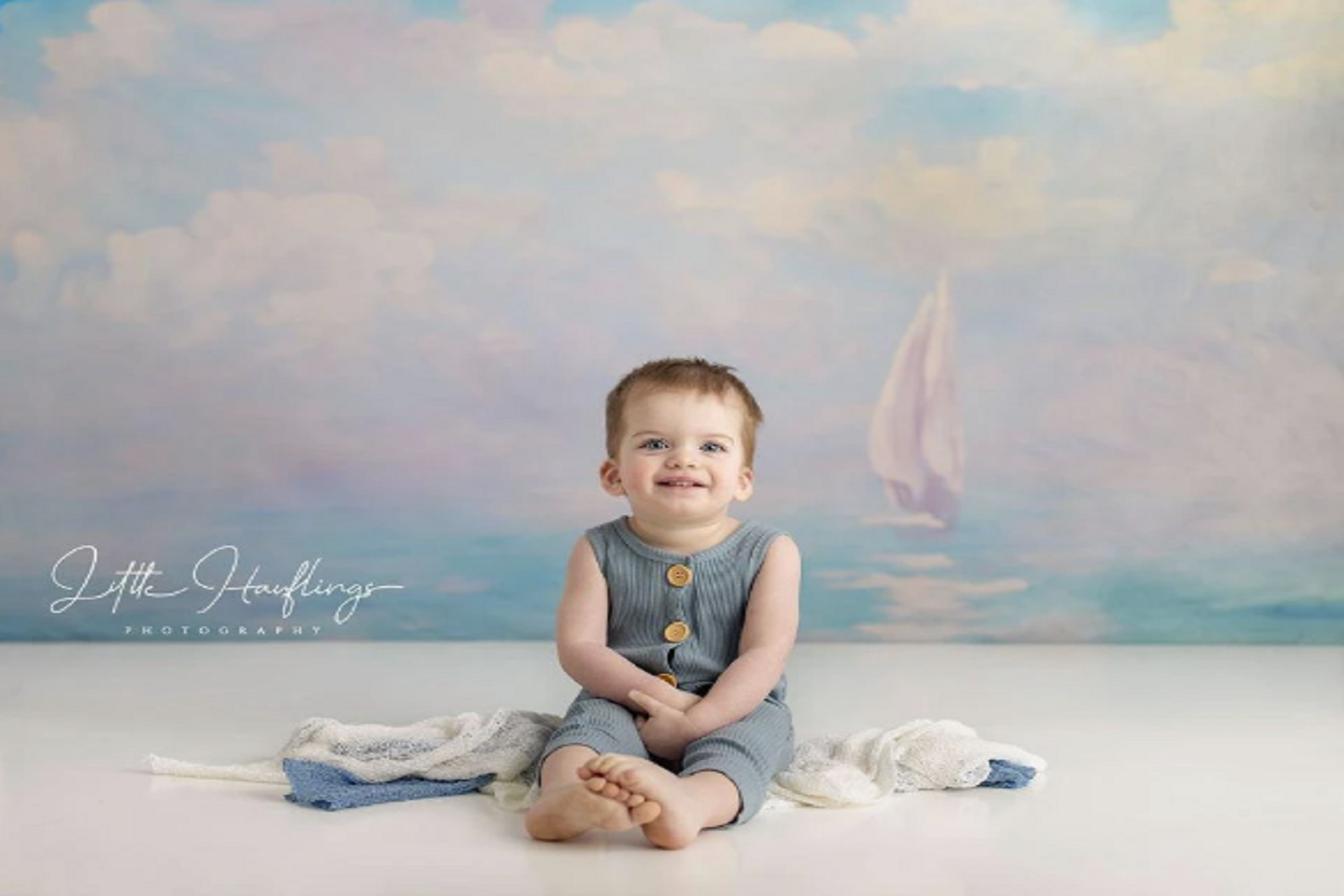 Kate 夏の海の絵ヨットの背景 のデザインです JS Photography