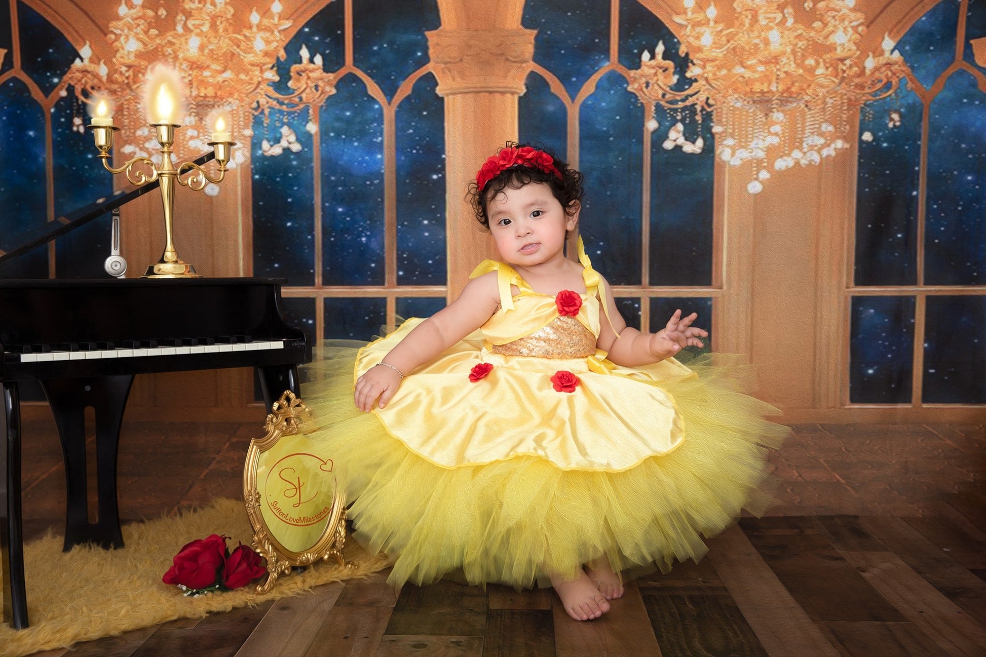 Kate窓のシャンデリアの背景JS Photography