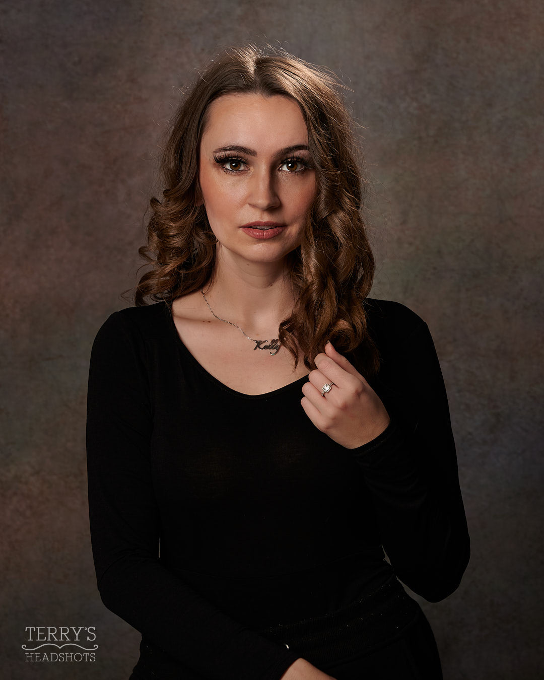 Kate写真撮影のためのダークゴールドブラウンの抽象的な背景