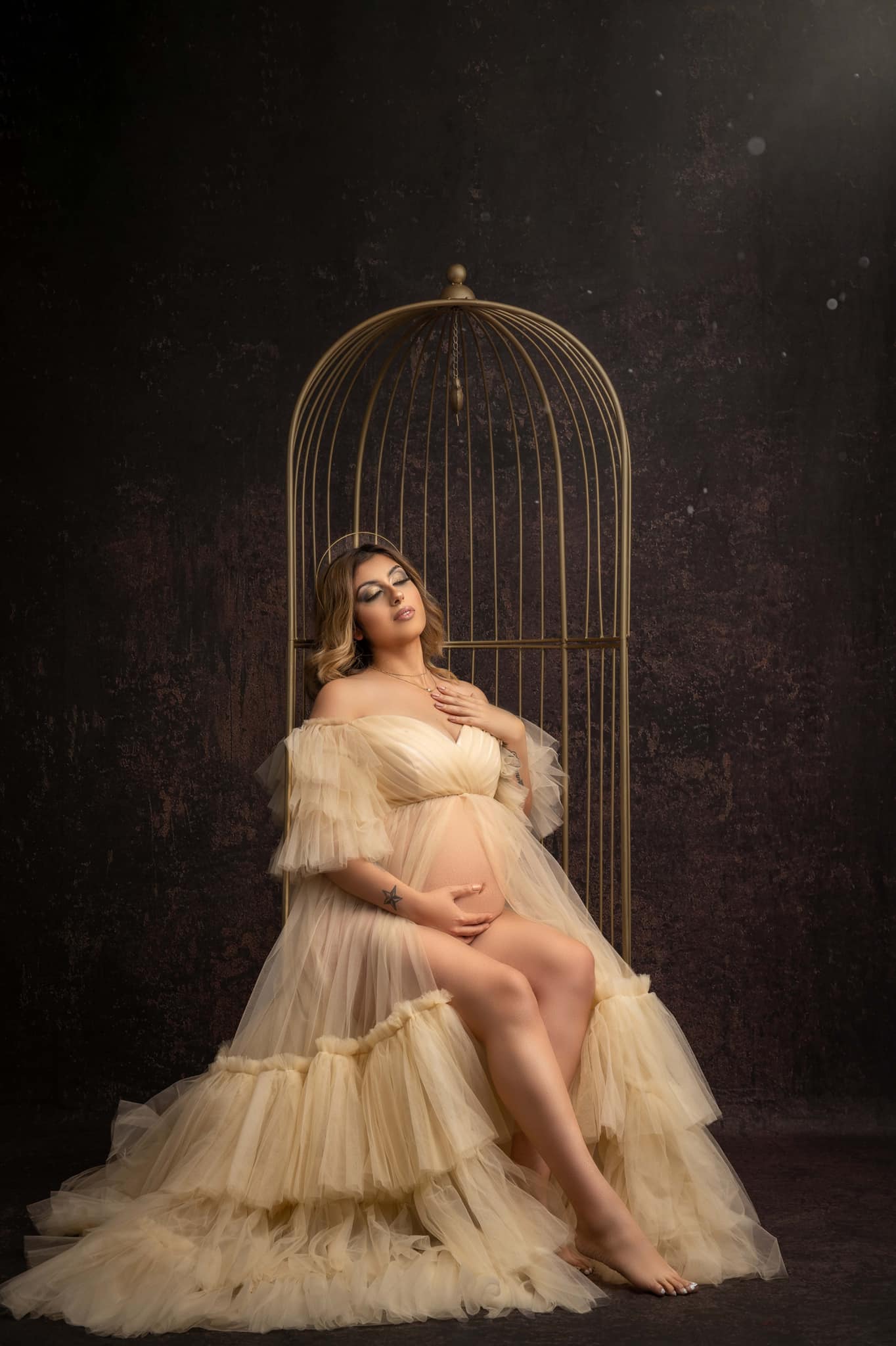 Kate写真撮影のためのダークゴールドブラウンの抽象的な背景