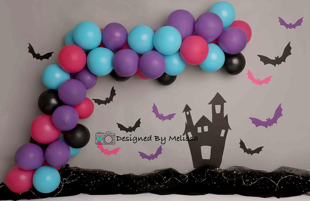 メリッサキングによって設計された写真撮影のためのkateハロウィーンの誕生日の背景ケーキスマッシュブルーバルーン