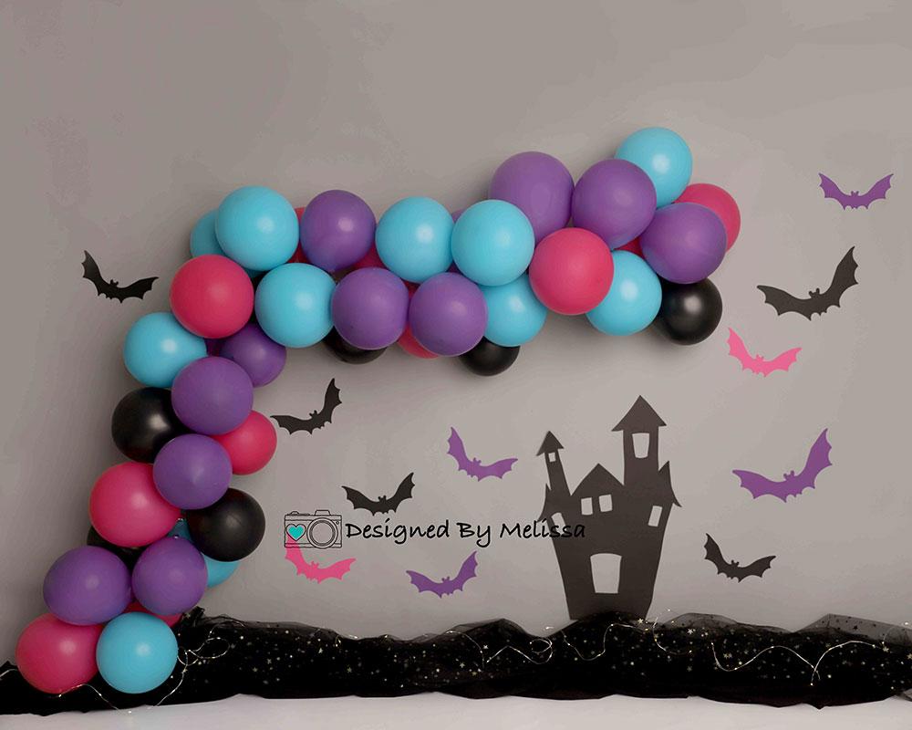 メリッサキングによって設計された写真撮影のためのkateハロウィーンの誕生日の背景ケーキスマッシュブルーバルーン