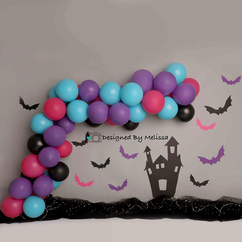 メリッサキングによって設計された写真撮影のためのkateハロウィーンの誕生日の背景ケーキスマッシュブルーバルーン