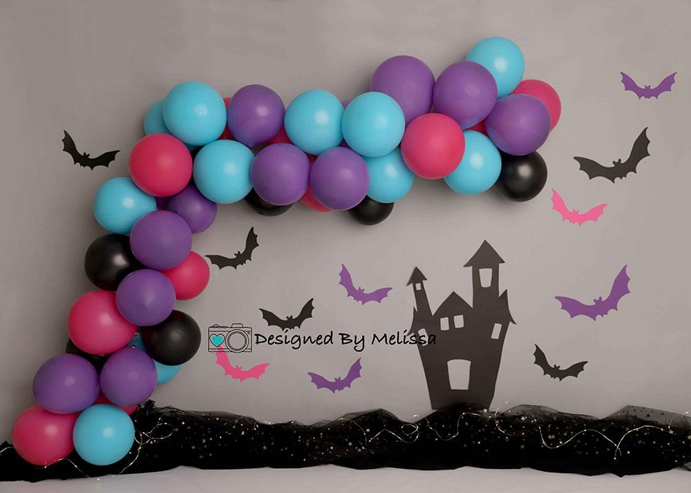 メリッサキングによって設計された写真撮影のためのkateハロウィーンの誕生日の背景ケーキスマッシュブルーバルーン